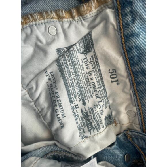 LEVI’S 501 SHORTS DENIM DISTRESSED PREMIUM SZ 26 GRUNGE RIPPED RUGGED AESTHETIC - Picture 7 of 16